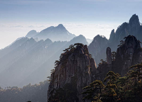 Хуаншань - каменная обезьяна смотрит в море