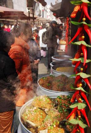 Уличная еда на торговой Цинхефан