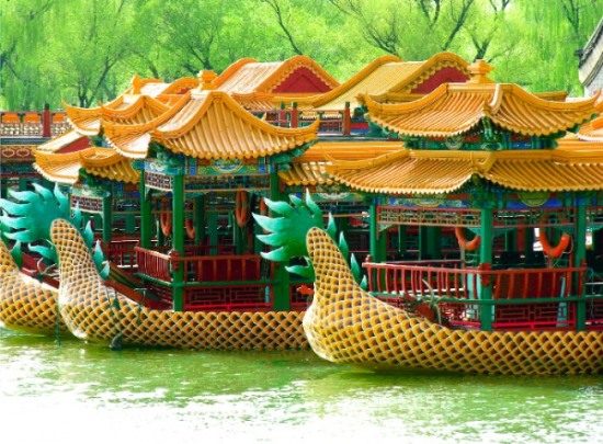 Прогулочные лодки на озере Сиху - город Ханчжоу