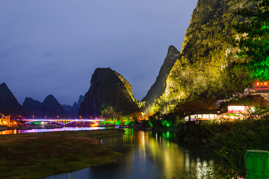 Вечер в китайском городе Яншо