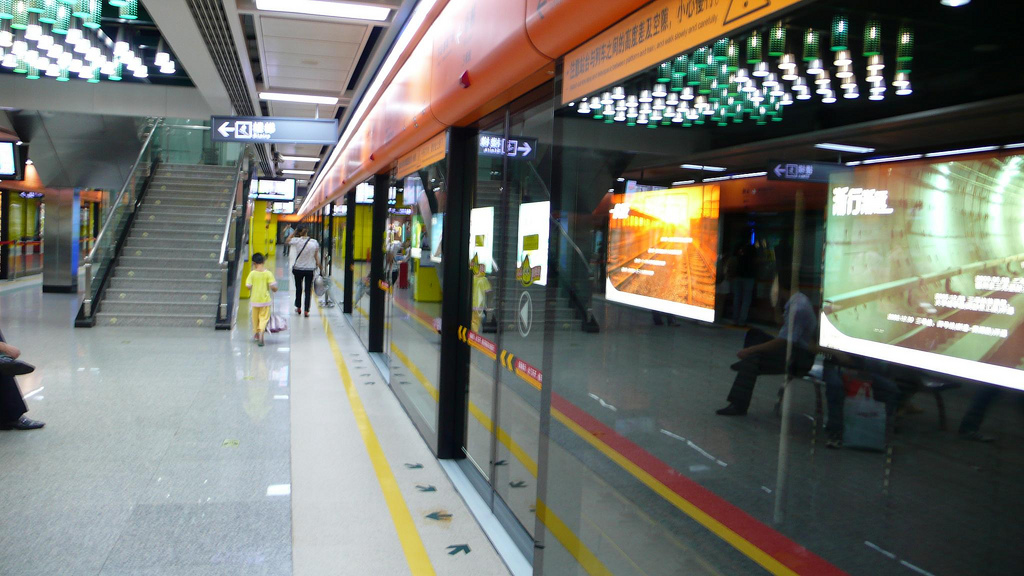 В метро Гуанчжоу