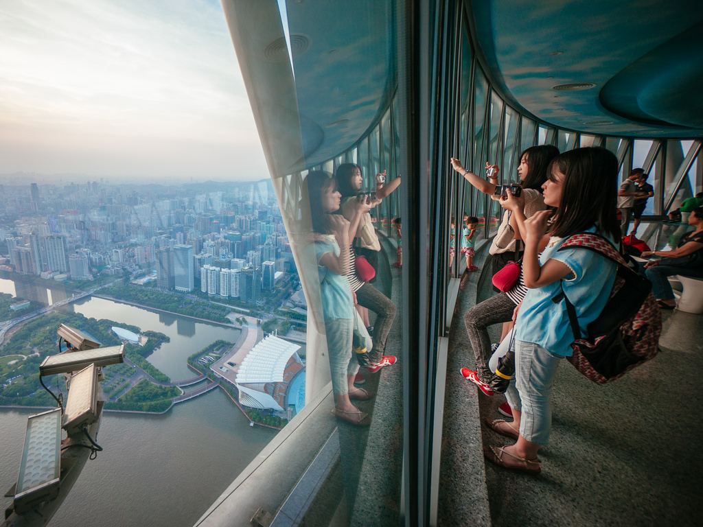 Телевышка Гуанчжоу - видсмотровая площадкавид ококок