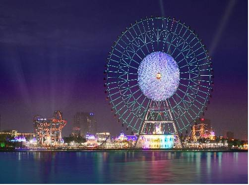 Современная достопримечательность Сучжоу - большое колесо обозрения