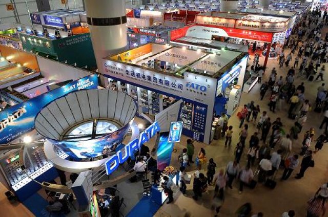 На выставке экспортных товаров