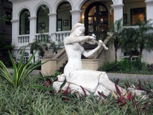 Гуанчжоу - скульптуры на острове Шамянь